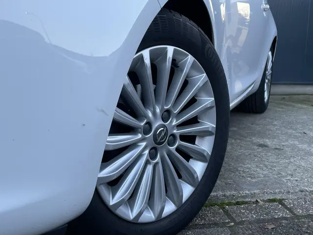 Opel ADAM 1.4 Jam 2016 Benzine 3