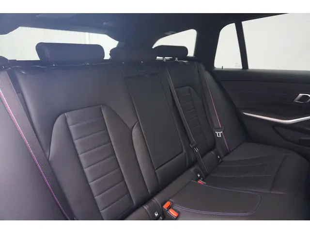 BMW 3 Serie Touring 330e 2025 Hybride Benzine 11