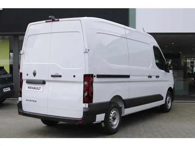 Renault Master T35 2.0 dCi 130 L2H2 Start 2024 Diesel 2