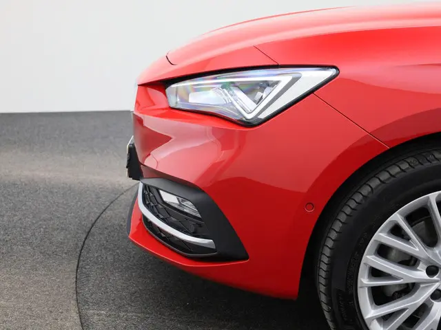 SEAT Leon 1.5eTSI/150PK Excellence DSG 2021 Benzine 33