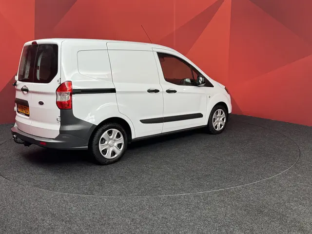 Ford Transit Courier 1.0 Trend 2019 Benzine 14