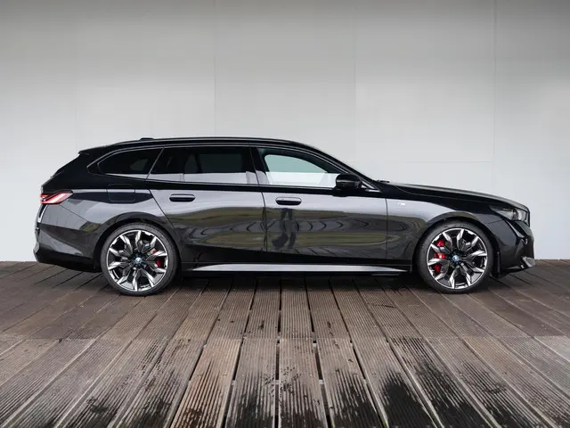 BMW i5 Touring eDrive40 2025 Elektrisch 4