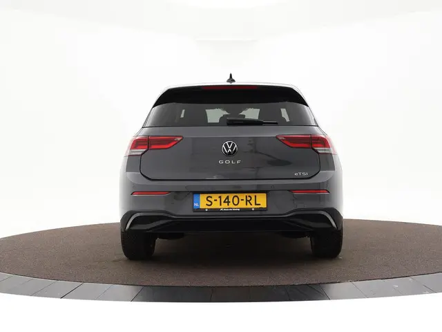 Volkswagen Golf 1.0 eTsi 110pk DSG Life 2023 Benzine 21