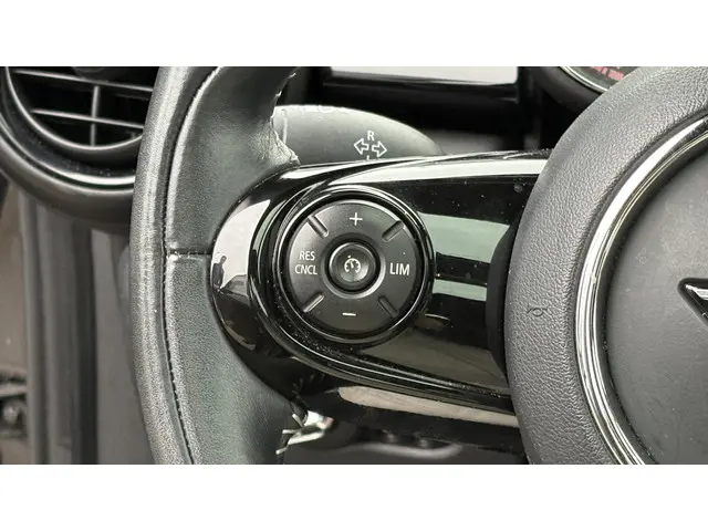 MINI Cooper Mini 1.5 60 Years Edition 2020 Benzine 18