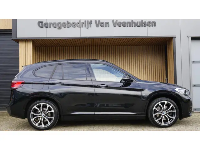 BMW X1 xDrive25e 220pk M-Sport 2021 Hybride Benzine 3