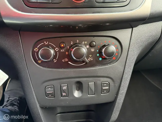 Dacia Logan MCV 0.9 TCe 10th Anniversary 2015 Benzine 15