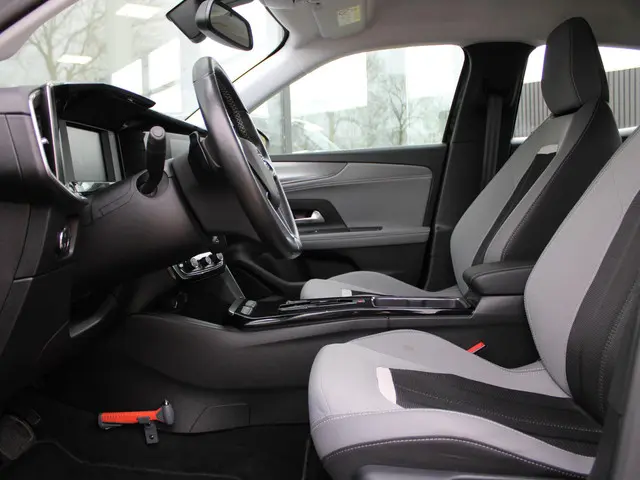 Opel Mokka 1.2 Turbo Elegance 2022 Benzine 12