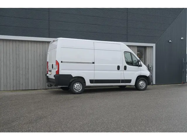 Citroën Jumper 2.2 BlueHDi 120 L2H2 3.0t 2023 Diesel 60