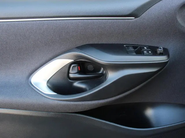 Toyota Yaris 1.5 Hybrid Comfort 2023 Hybride Benzine 10