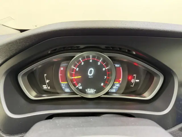 Volvo V40 V-40 1.6 T2 Momentum Navi 2014 Benzine 15