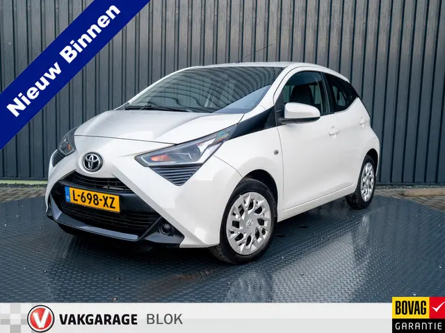 Toyota Aygo 1.0 VVT-i x-play | Camera | 2018 Benzine