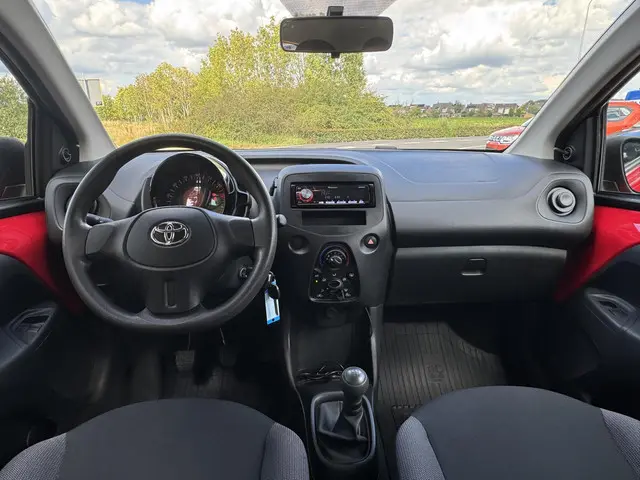 Toyota Aygo 1.0 VVT-i x 2019 Benzine 23