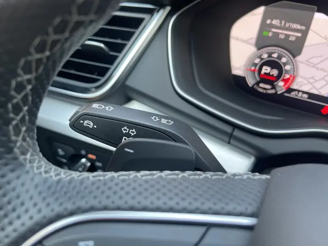 Audi Q5 45 TFSI S Line edition 2021 Benzine 35