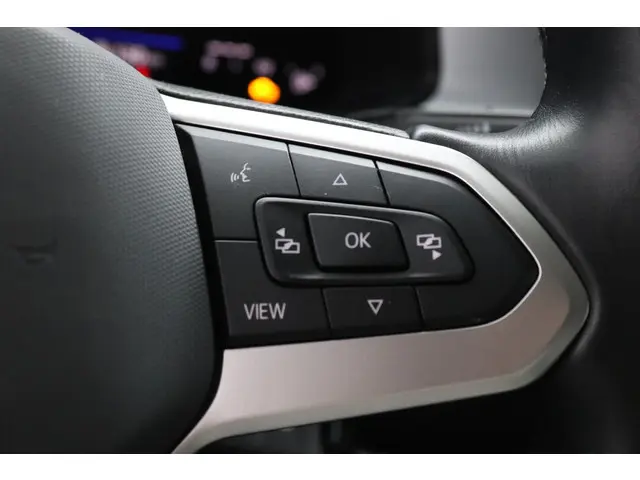 Volkswagen T-Roc 1.0 TSI 110pk Life 2023 Benzine 27