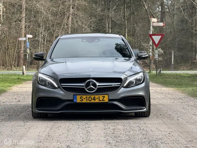 Mercedes-Benz C-Klasse AMG 63 2015 Benzine 14