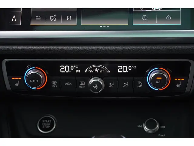 Audi Q3 45 TFSI e S edition 2021 Hybride Benzine 33