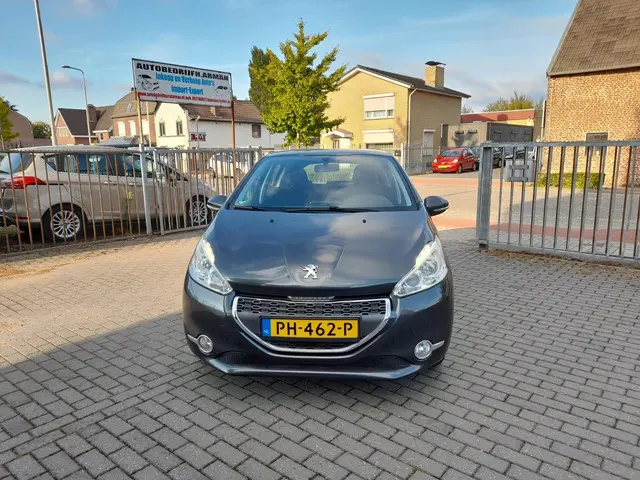 Peugeot 208 1.0 VTi Access 2013 Benzine 14