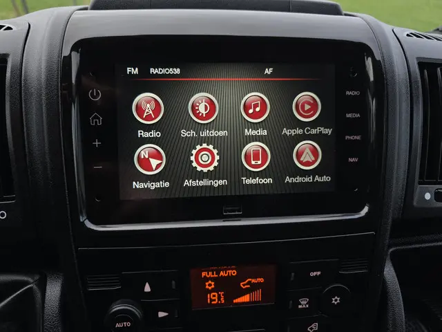 Peugeot Boxer 2.2 BlueHDi L2 H2 3.5T 2023 Diesel 25