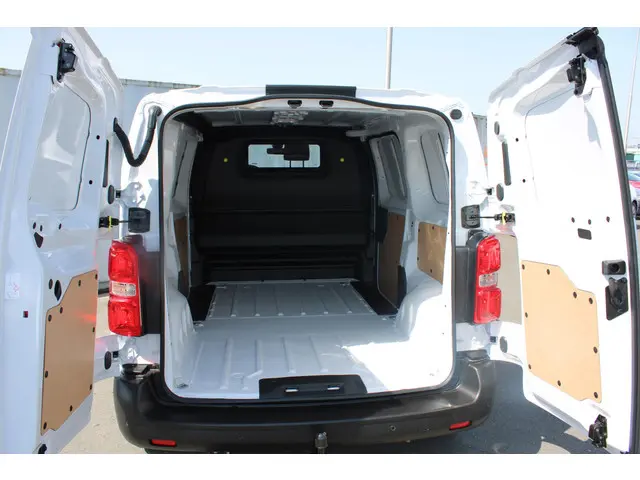 Citroën Jumpy 2.0 BlueHDI 145 L2 2024 Diesel 8