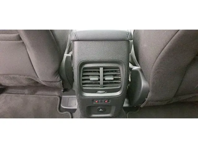 Ford Kuga 2.5 PHEV Titanium 2024 Hybride Benzine 11