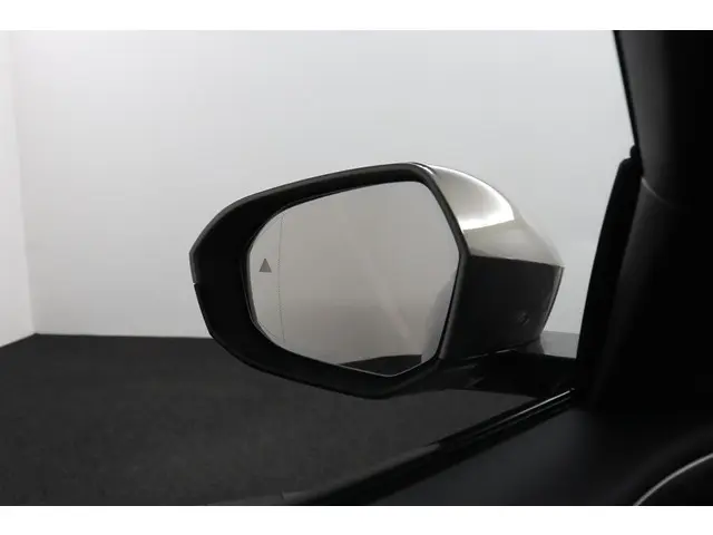 BMW 5 Serie Touring 550e xDrive 2025 Hybride Benzine 37