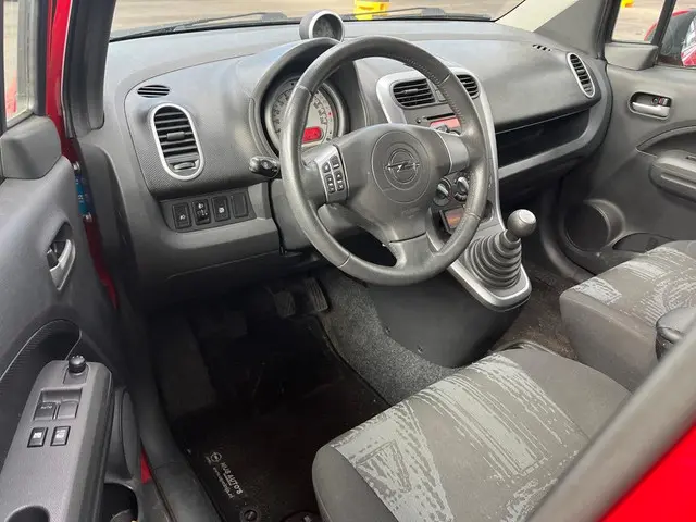 Opel Agila 1.0 Berlin 2014 Benzine 7