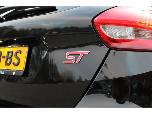 Ford Focus 2.0 ST kleppenuitlaat 2017 Benzine 10
