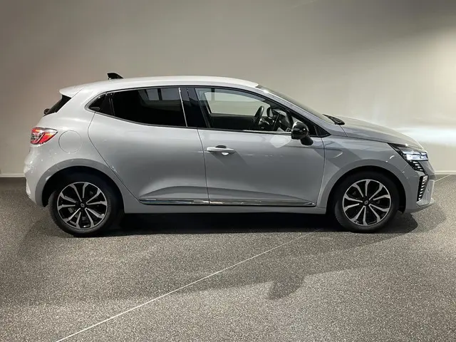 Renault Clio 1.0 TCe 90 GPF techno 2023 Benzine 15