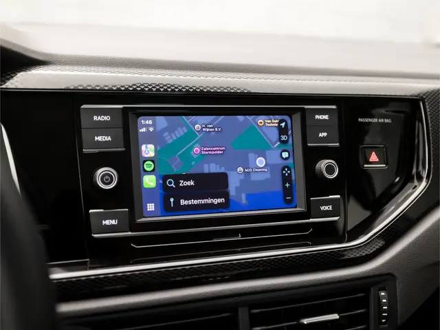 Volkswagen Polo 1.0 Sportline 2023 Benzine 24