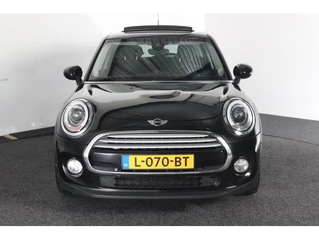 MINI Cooper Mini 1.5 Chili Serious Business 2015 Benzine 3