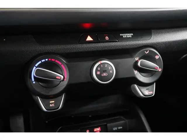 Kia Rio 1.0 TGDI ComfortPlusLine Navigator 2018 Benzine 24