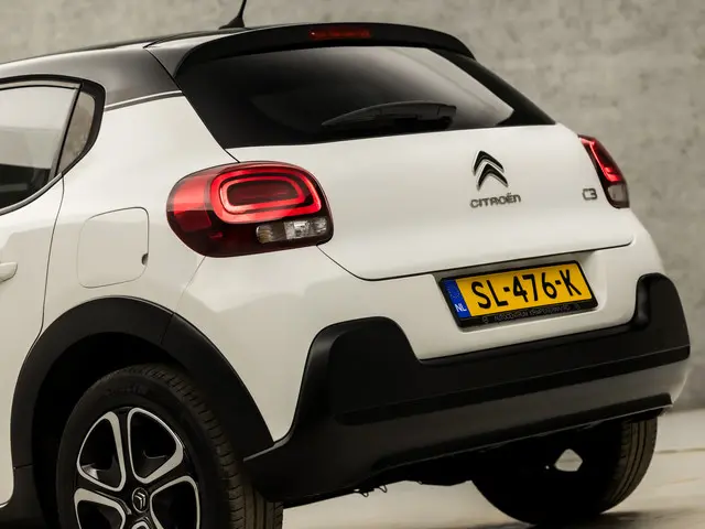 Citroën C3 1.2 PureTech Shine Sport 2018 Benzine 10