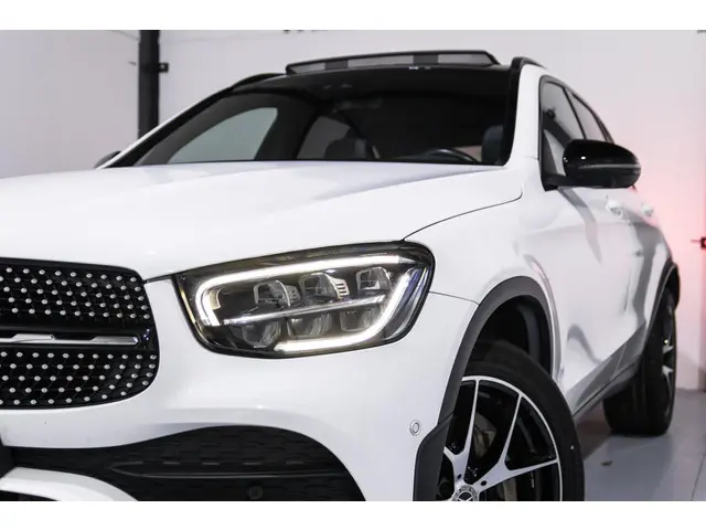 Mercedes-Benz GLC 300e 4MATIC 2021 Hybride Benzine 3