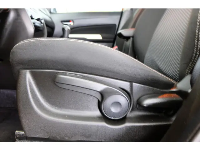 Suzuki Vitara 1.6 Exclusive 2016 Benzine 17