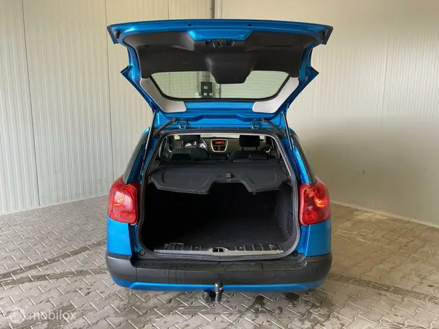 Peugeot 207 SW 1.4 VTi Access// APK // TREKHAAK // 2012 Benzine 5