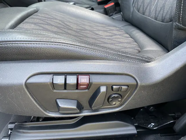 BMW X1 sDrive20i High Executive 2018 Benzine 13