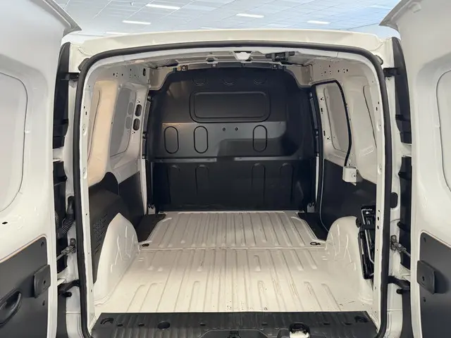 Nissan NV250 1.5 dCi 95 L1H1 2021 Diesel 10