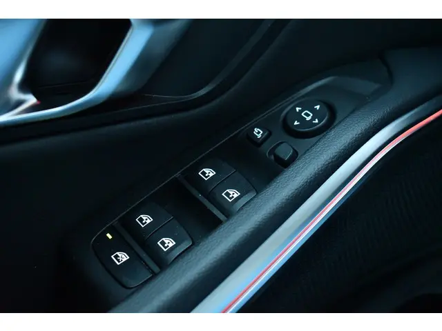 BMW 3 Serie Touring 330e M-Sport 2022 Hybride Benzine 39