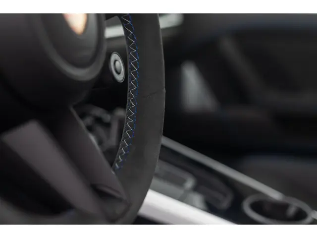 Porsche 911 992 3.0 Dakar 2023 Benzine 16