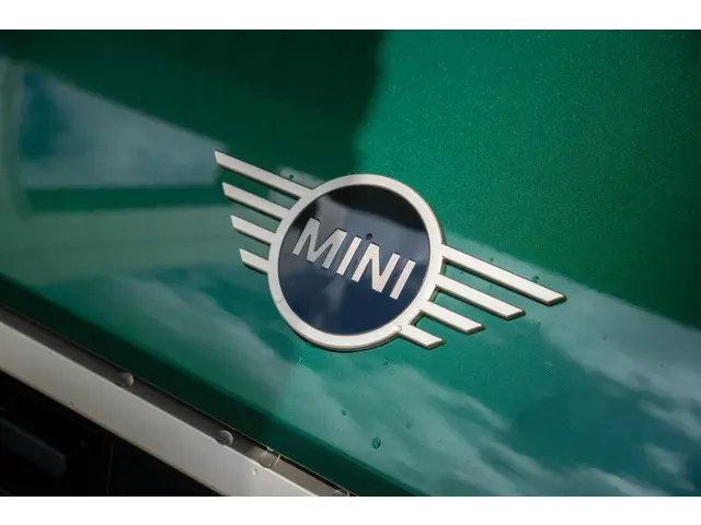 MINI 3-Deurs Cooper C Aut. 2024 Benzine 33
