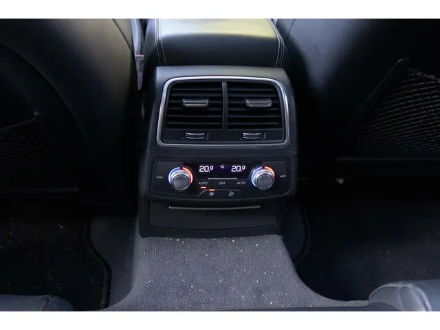 Audi RS6 Avant 4.0 TFSI RS 6 quattro 2015 Benzine 32