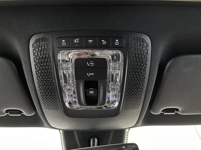 Mercedes-Benz GLA 250 e AMG Line 2020 Hybride Benzine 49