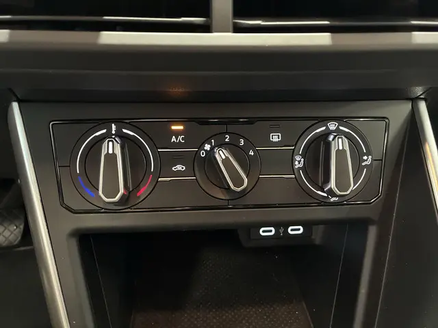 Volkswagen Polo 1.0 TSI 95pk Life Business 2023 Benzine 14