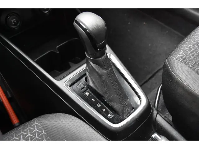 Suzuki Swift 1.0 Automaat Stijl-NLse auto 2020 Benzine 17