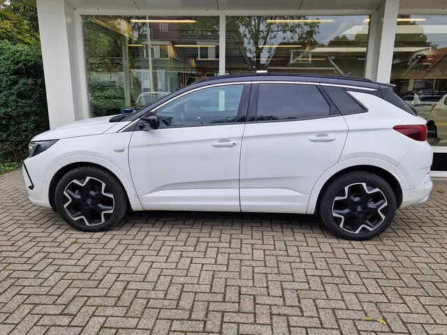 Opel Grandland 1.2 Turbo Ultimate 2024 Benzine 22