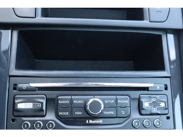 Peugeot 5008 1.6 HDi Active 5p. 2014 Diesel 25