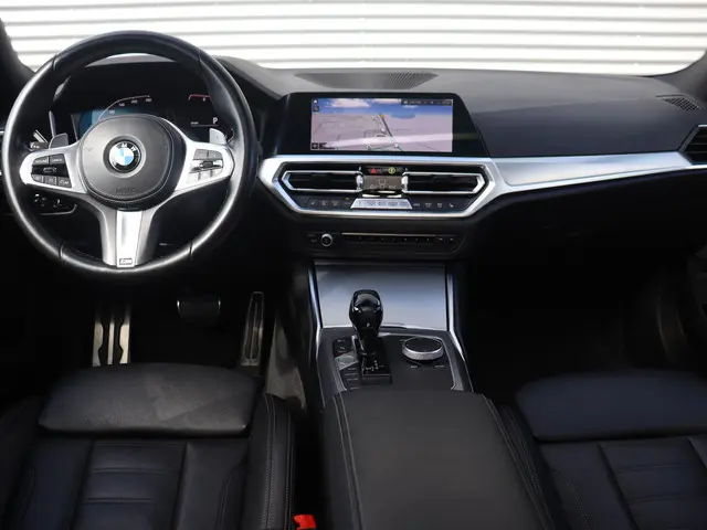 BMW 3 Serie Touring 320i 2021 Benzine 11
