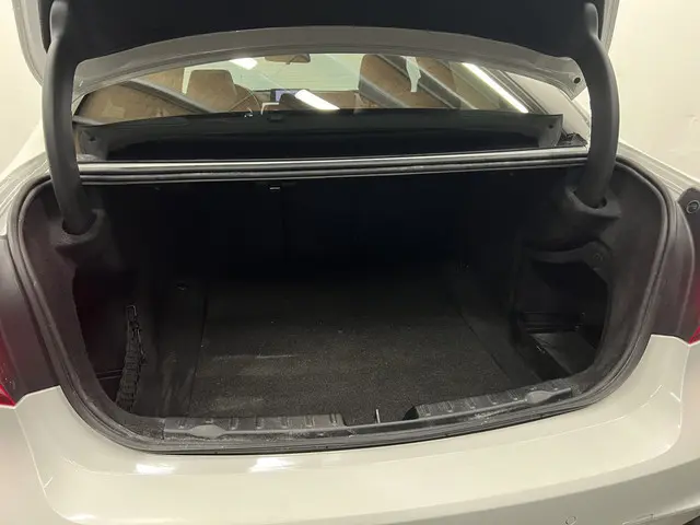 BMW 3 Serie 330i M Sport Edition 2018 Benzine 15