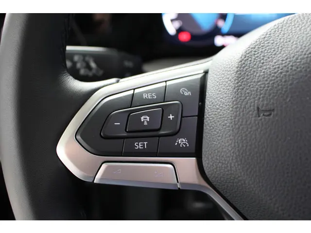 Volkswagen Golf 1.5 TSI Life Business 2021 Benzine 12