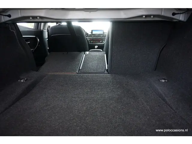 BMW 3 Serie 320i 2012 Benzine 10